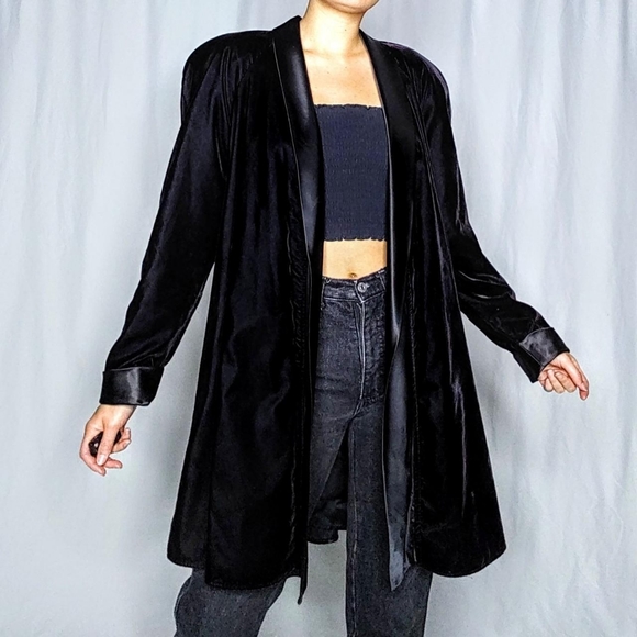 SOLD 80s velvet vintage swing jacket - Picture 5 of 5